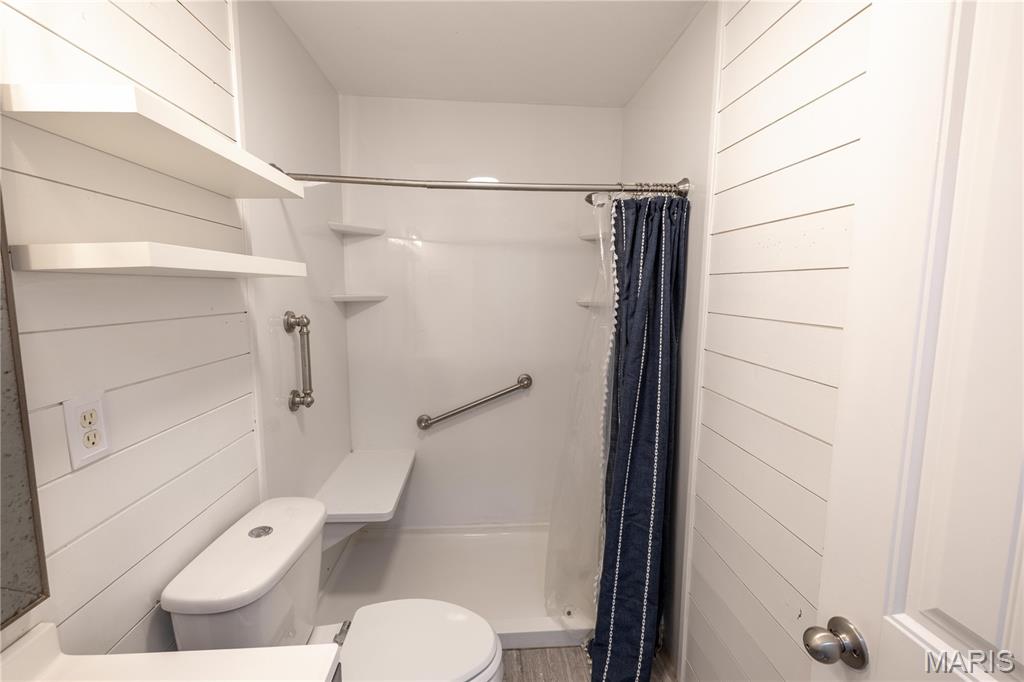 181 Glen Drive Property Photo 8