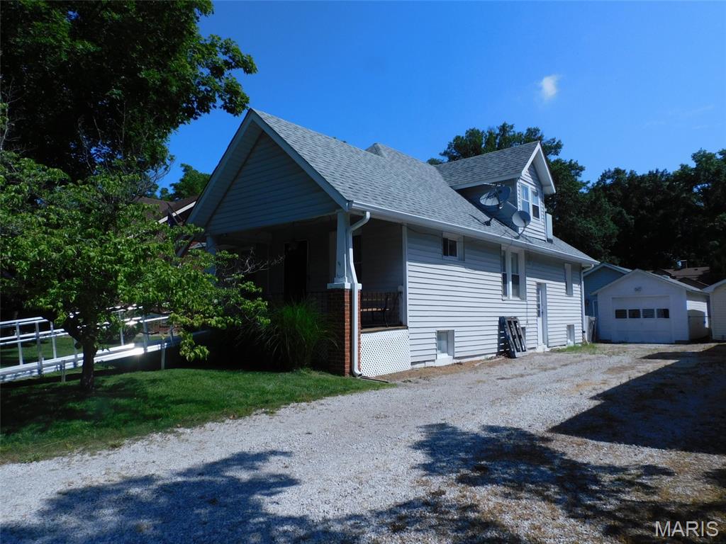 412 S Virginia Avenue Property Photo 3