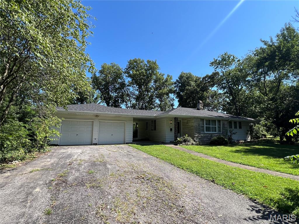 715 Susan Esther Property Photo 3
