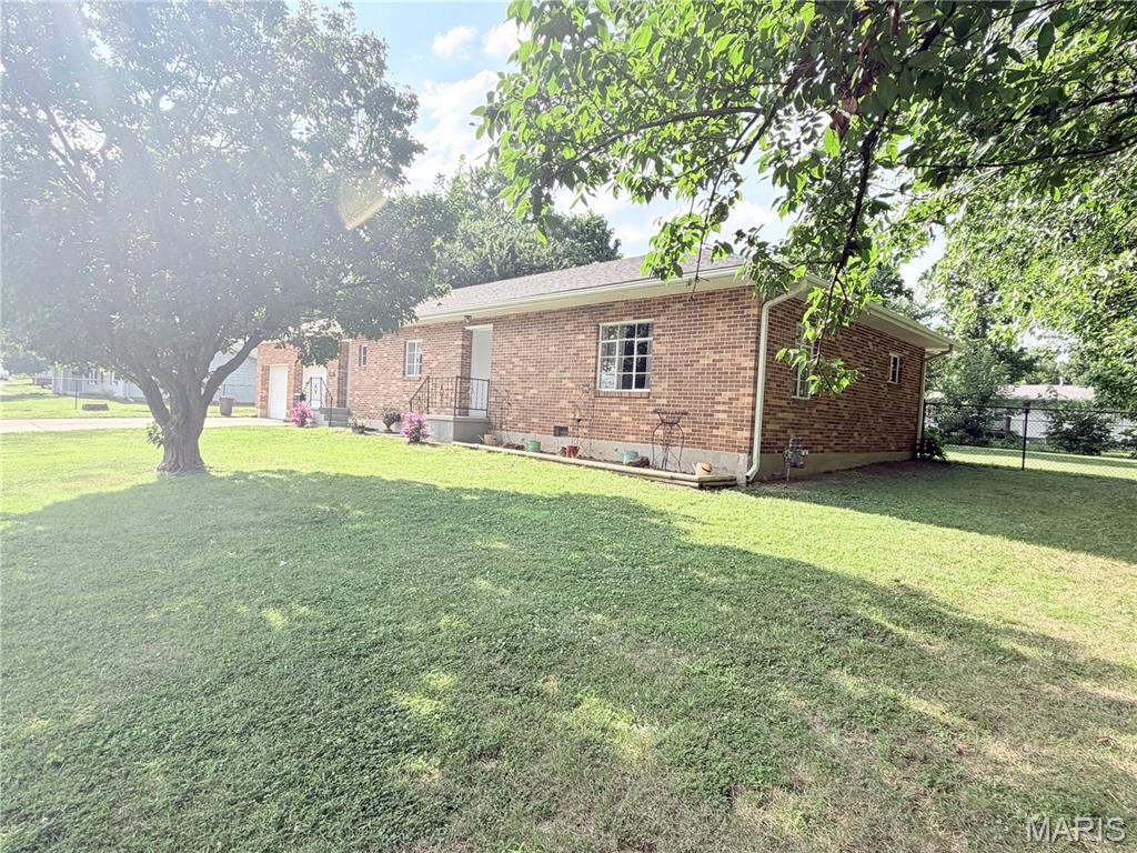 415 W Maple Street Property Photo 6