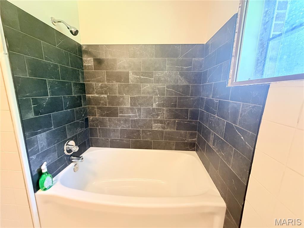 415 W Maple Street Property Photo 18