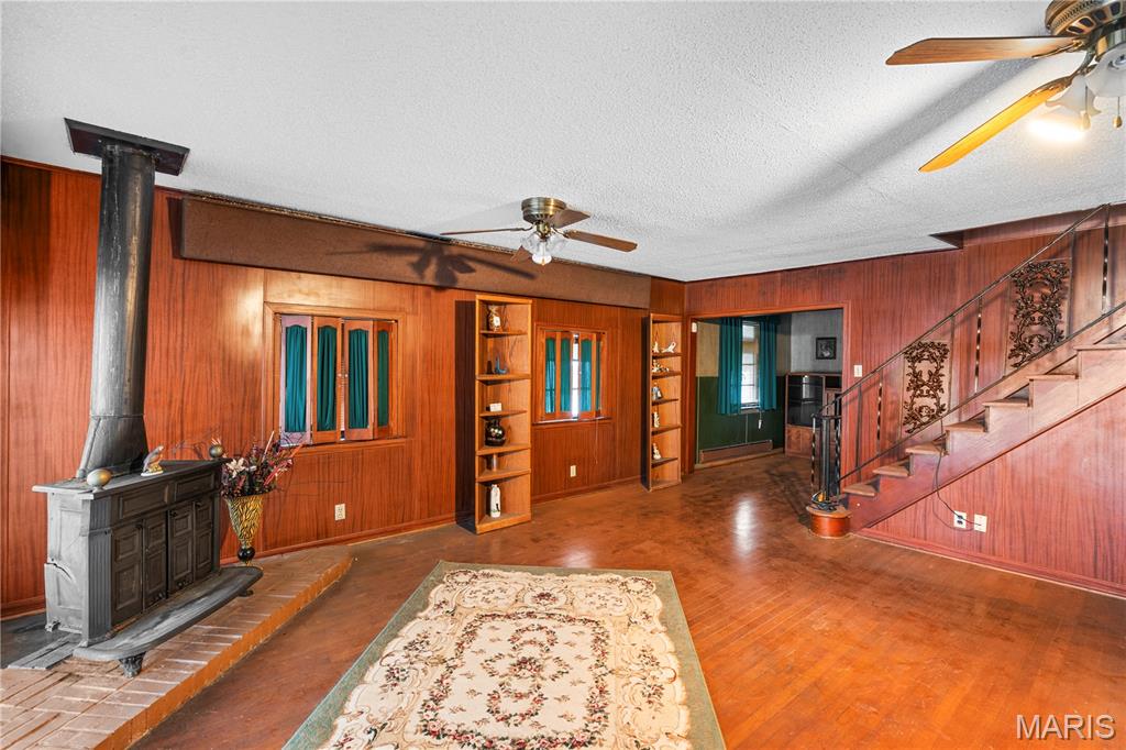 110 E Main Street Property Photo 4
