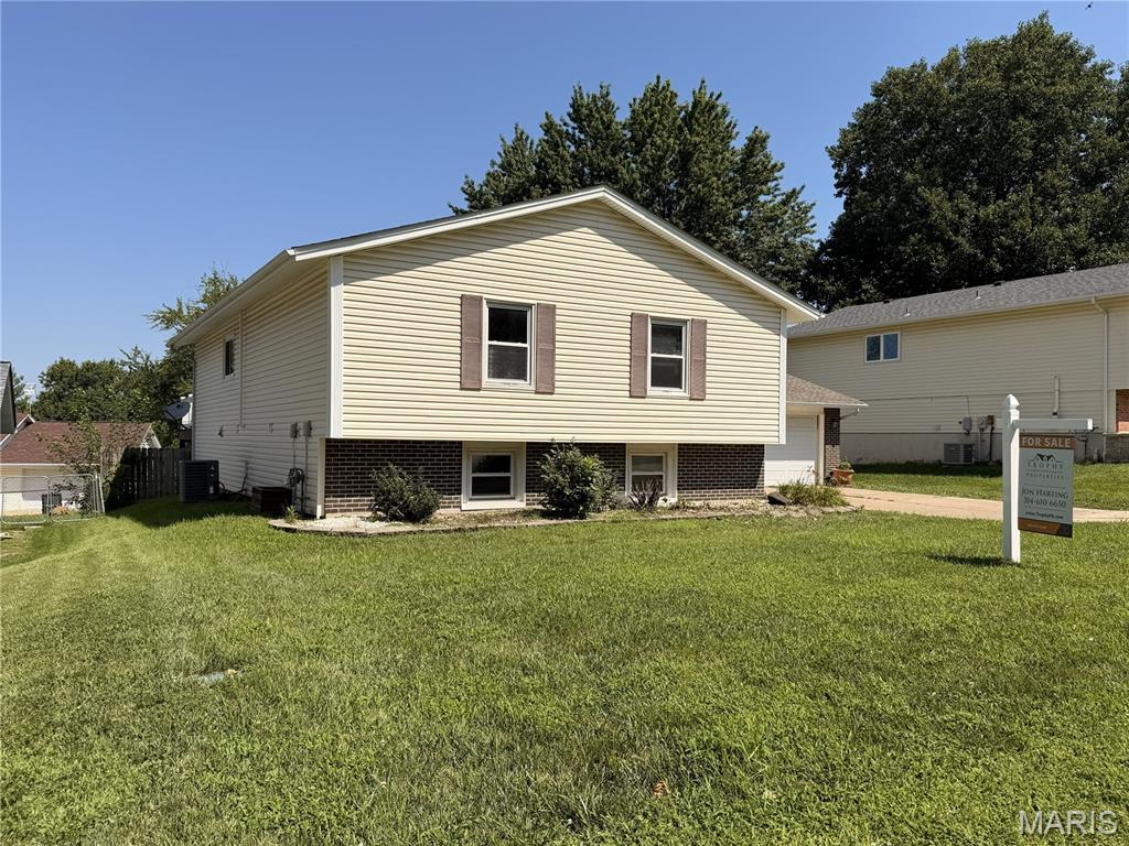 1515 Shadow Lane Property Photo 3