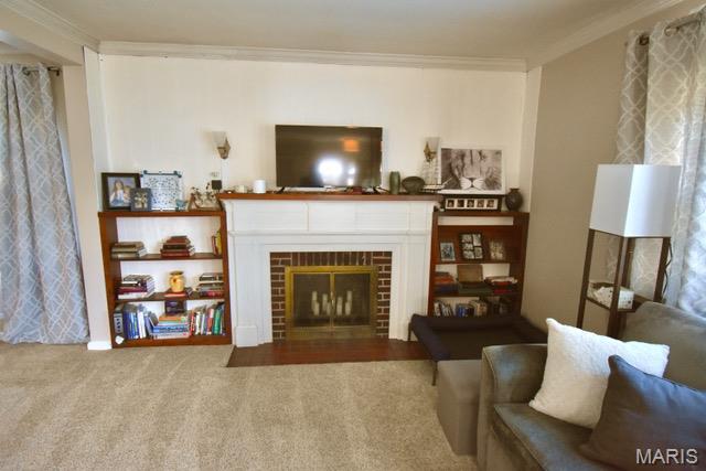 915 E Line Street Property Photo 3