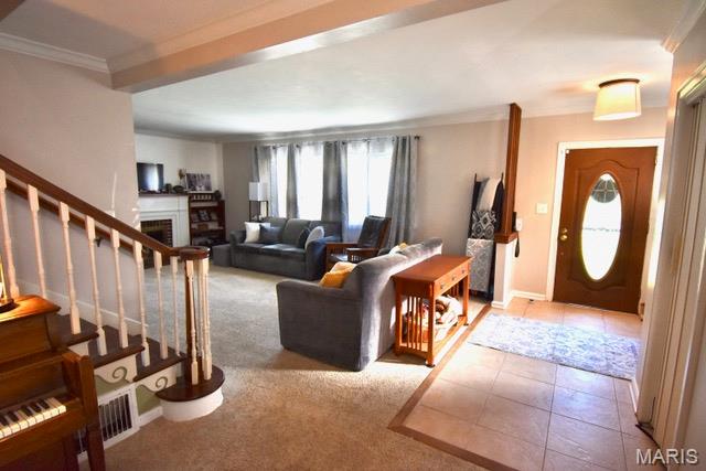 915 E Line Street Property Photo 4