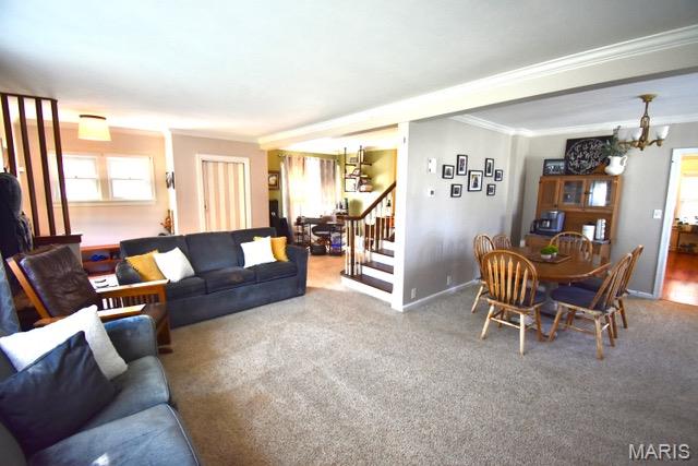 915 E Line Street Property Photo 5