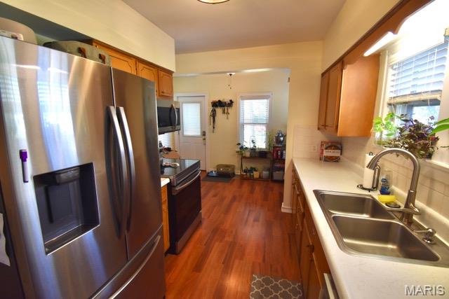 915 E Line Street Property Photo 10