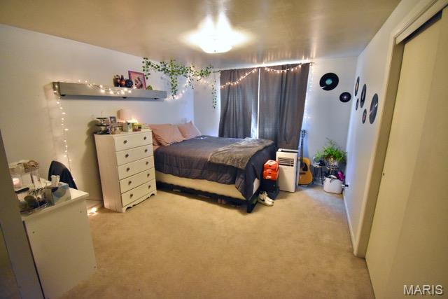 915 E Line Street Property Photo 15