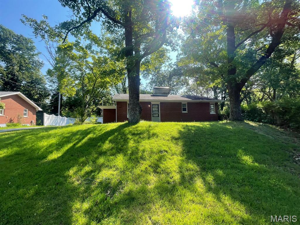 2131 Hill Crest Drive Property Photo 1