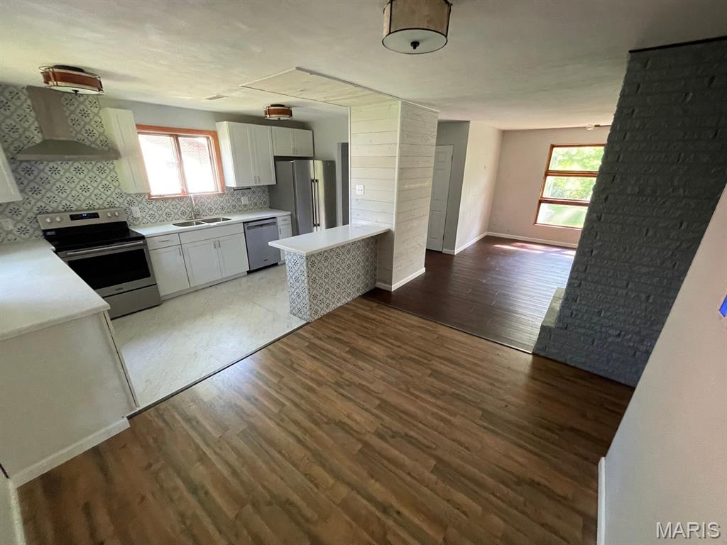 2131 Hill Crest Drive Property Photo 6