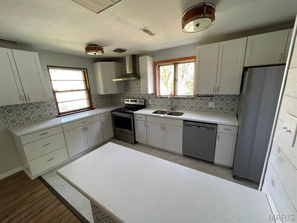 2131 Hill Crest Drive Property Photo 7
