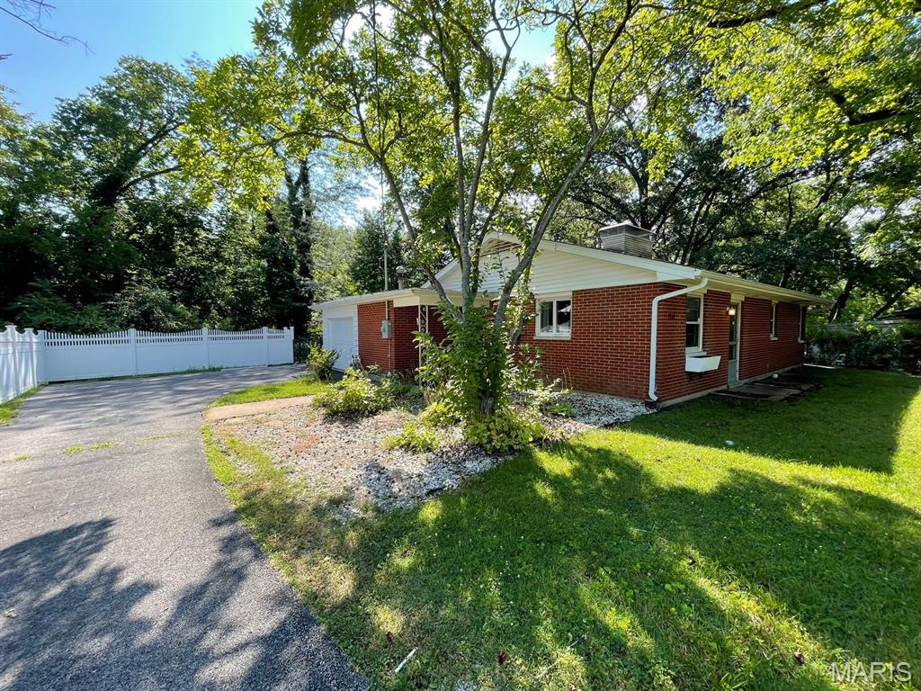 2131 Hill Crest Drive Property Photo 16