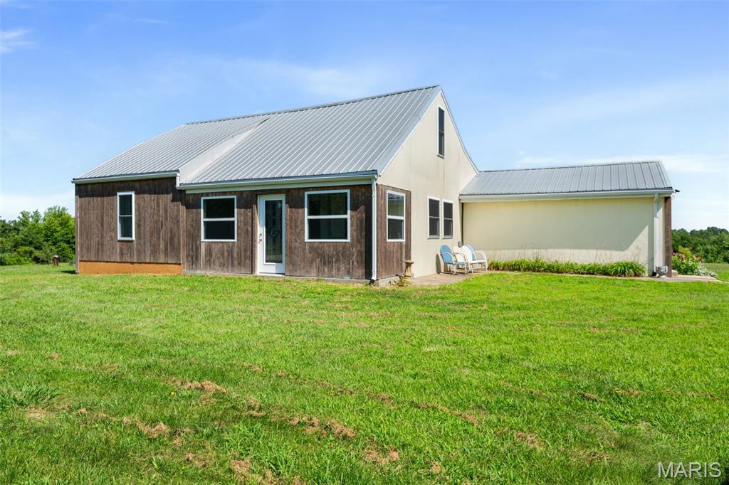 2760 Highway C Property Photo 1