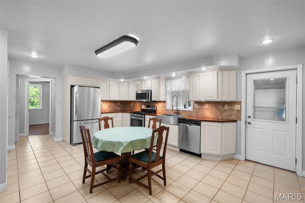 2760 Highway C Property Photo 4
