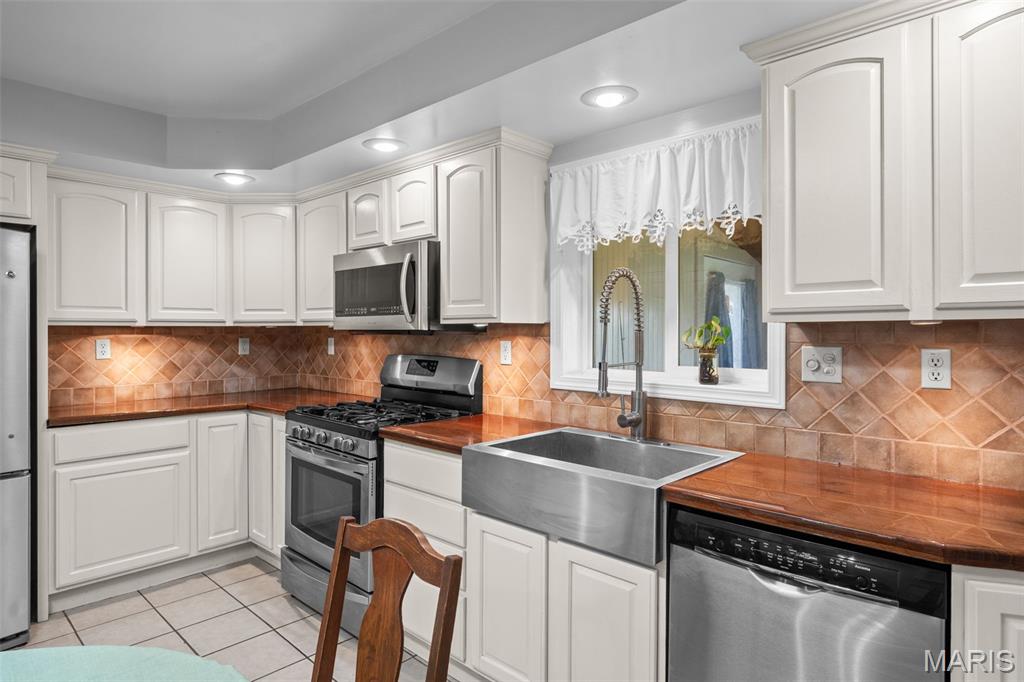 2760 Highway C Property Photo 5