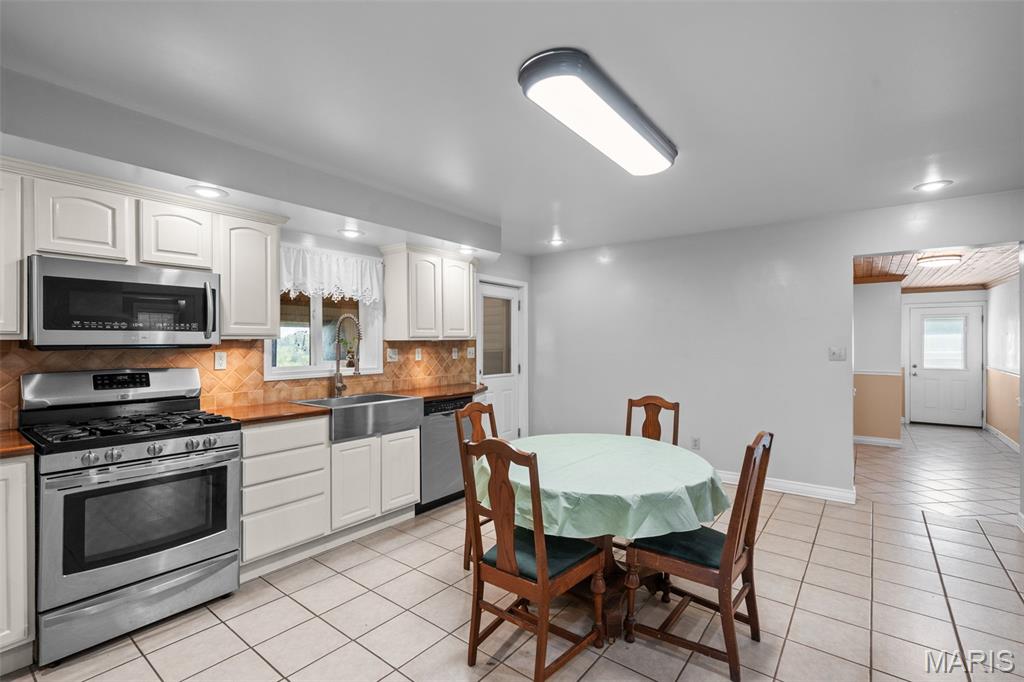 2760 Highway C Property Photo 7