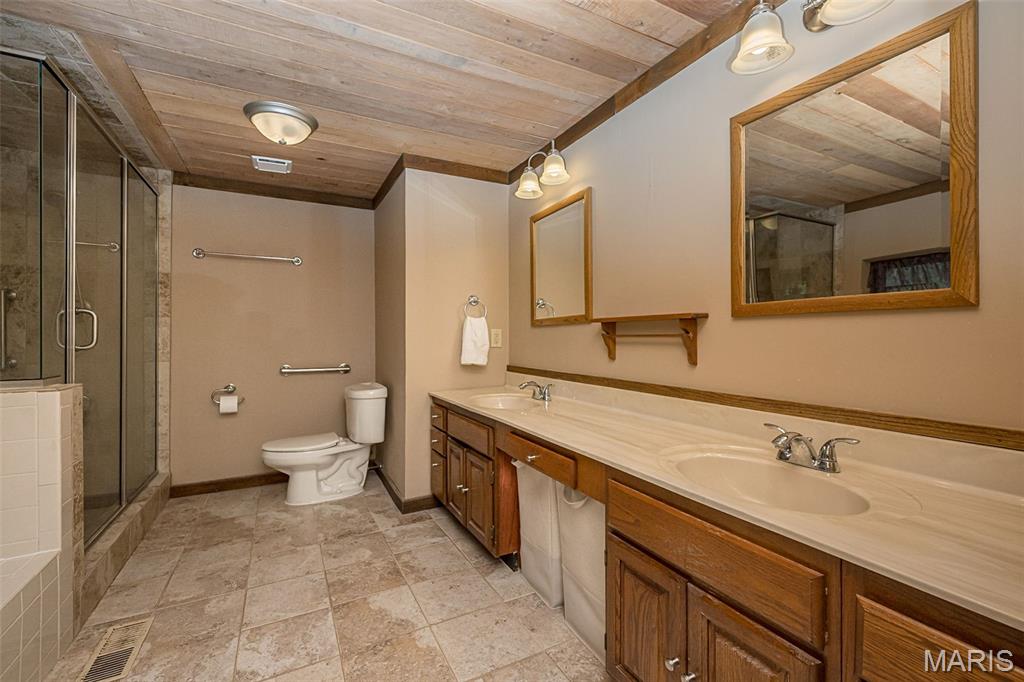 8 Whippoorwill Court Property Photo 42