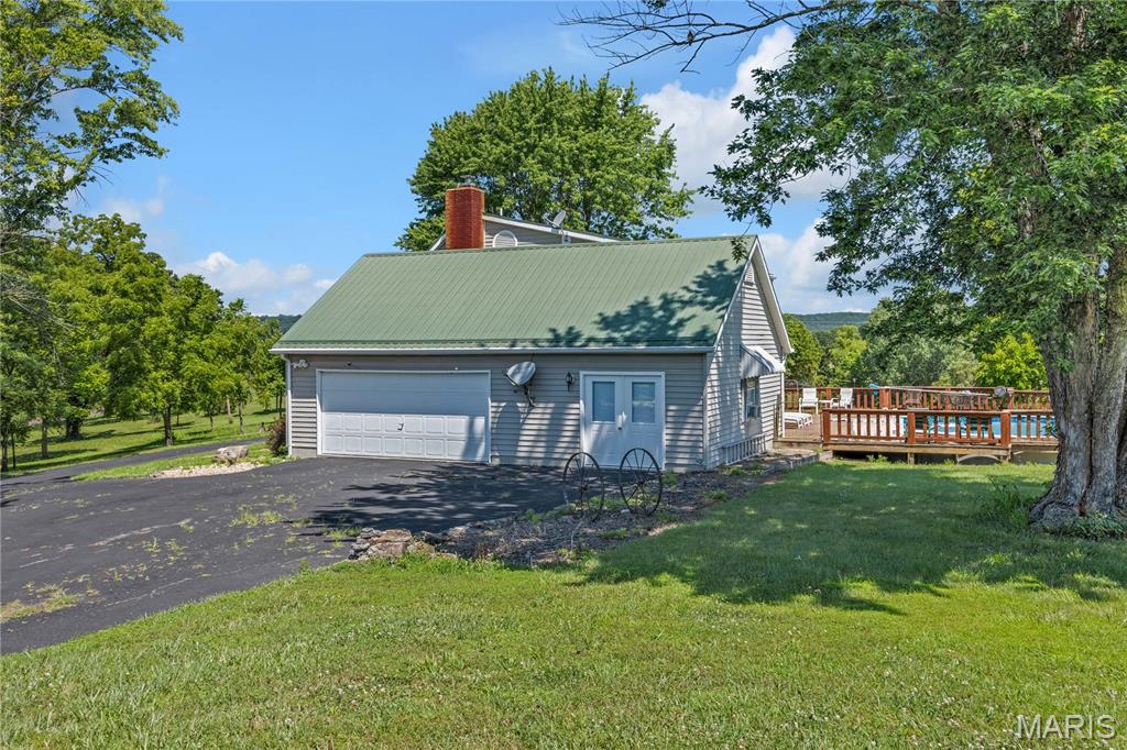 2302 Berkemeyer Road Property Photo 6