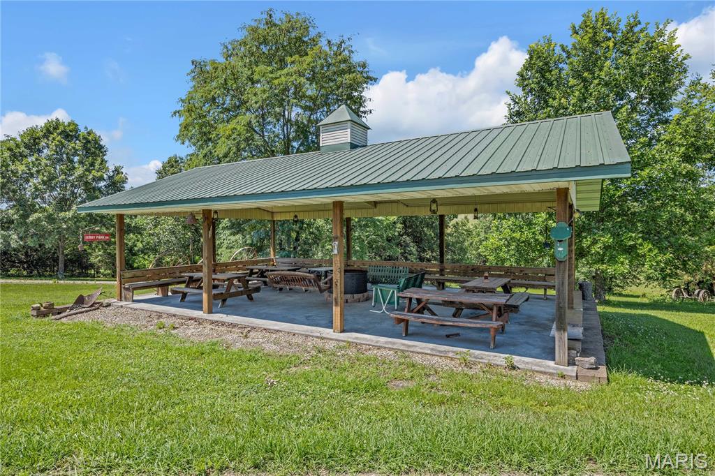 2302 Berkemeyer Road Property Photo 55