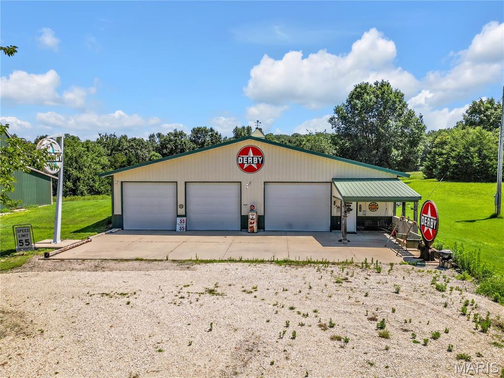 2302 Berkemeyer Road Property Photo 57