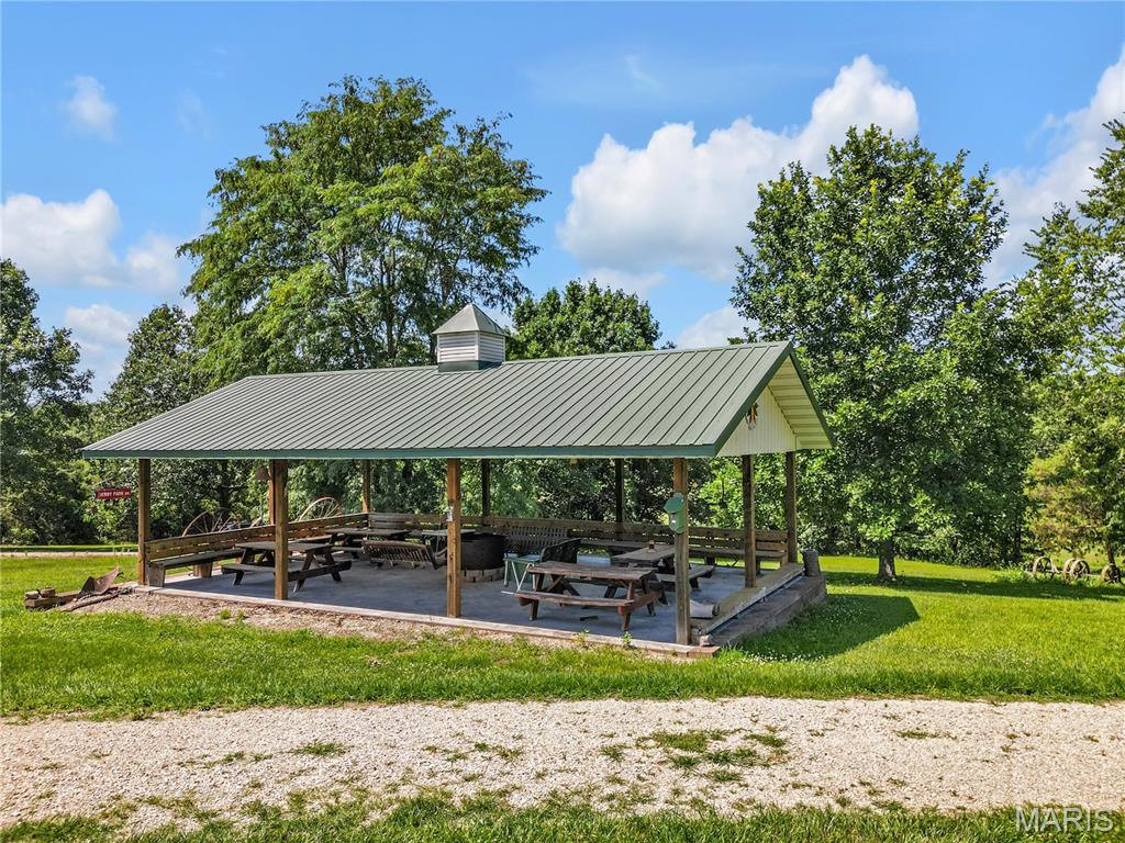 2302 Berkemeyer Road Property Photo 60