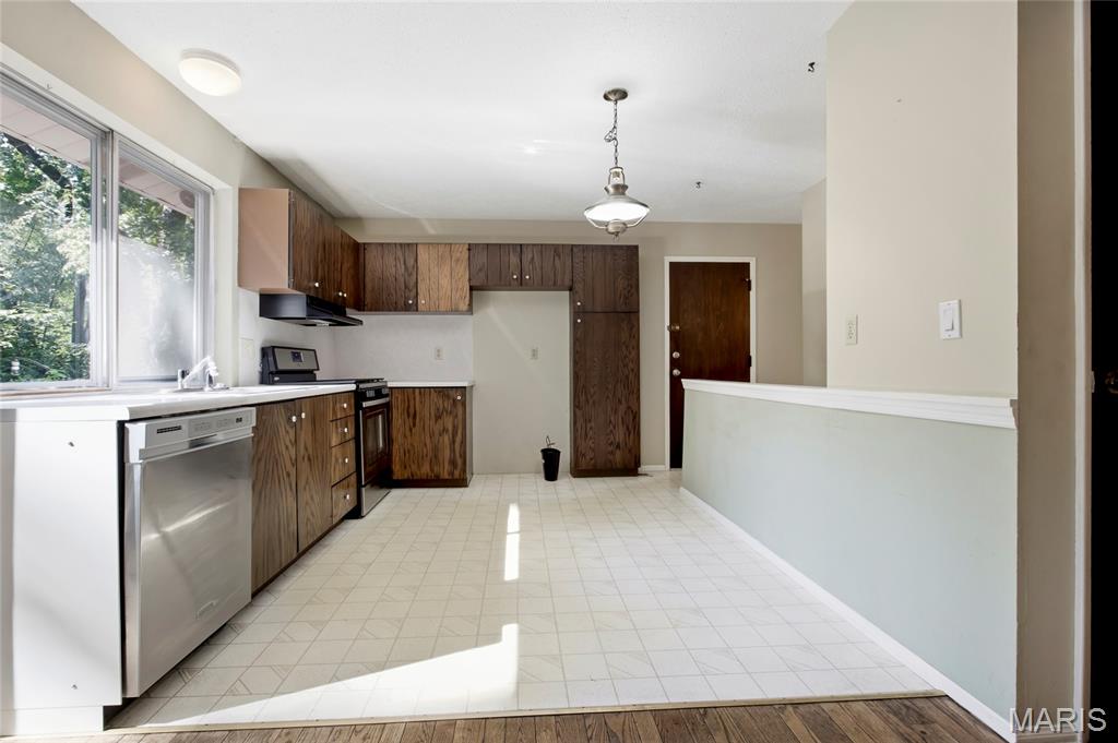 808 Dinard Drive Property Photo 4
