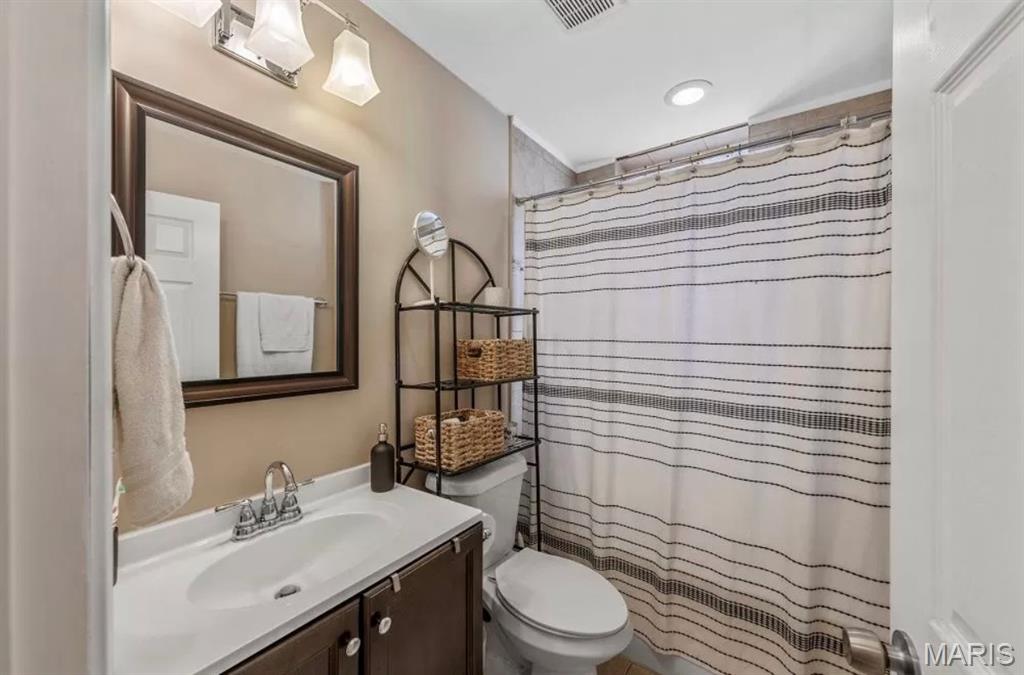 5138 Waterman Boulevard Property Photo 8
