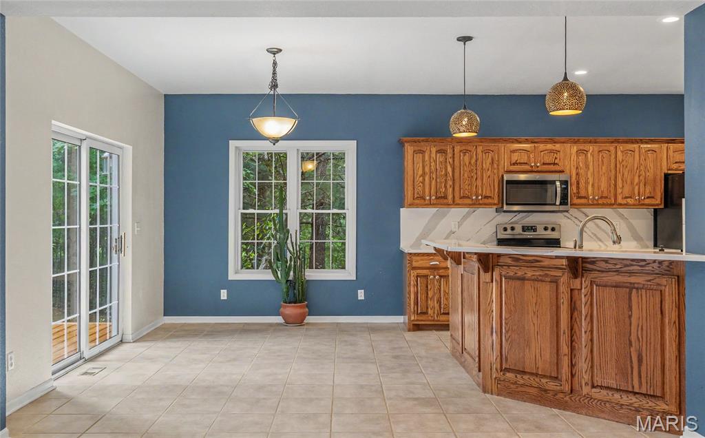 10470 Pine Needle Circle Property Photo 6