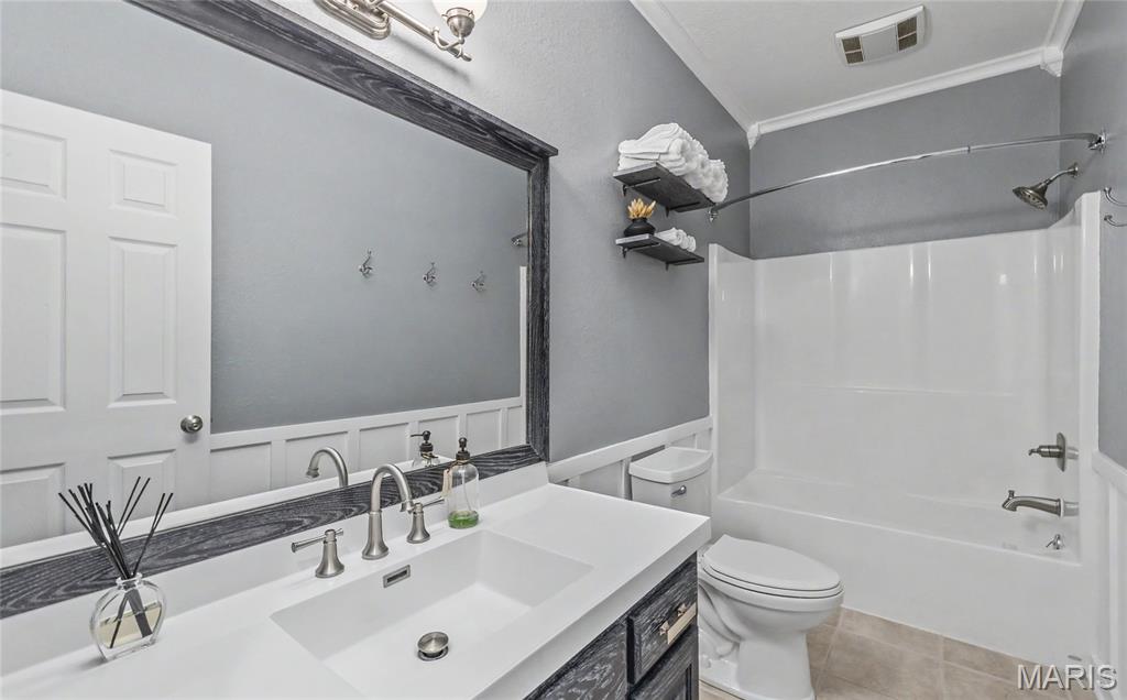 10470 Pine Needle Circle Property Photo 23