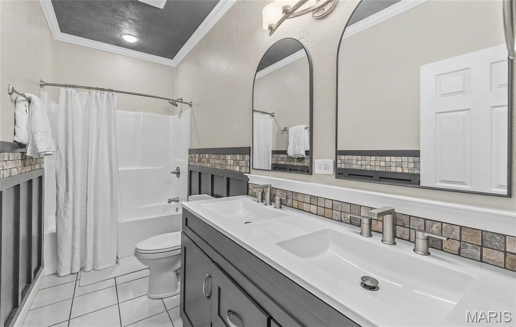 10470 Pine Needle Circle Property Photo 37