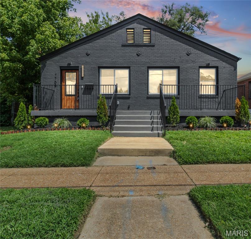 7705 W Bruno Avenue Property Photo 1
