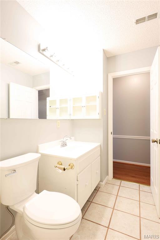 26045250 Property Photo 50