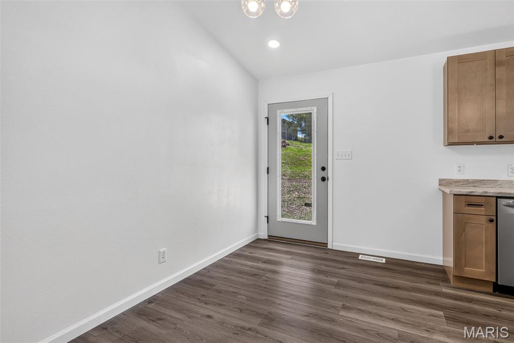 812 Kennett St Property Photo 9