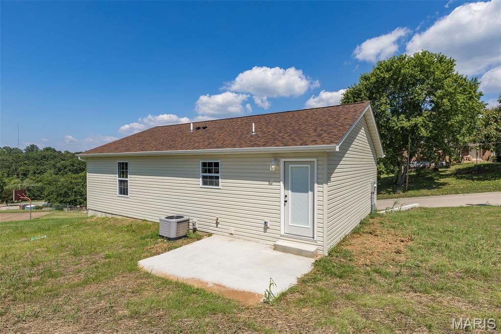 812 Kennett St Property Photo 37