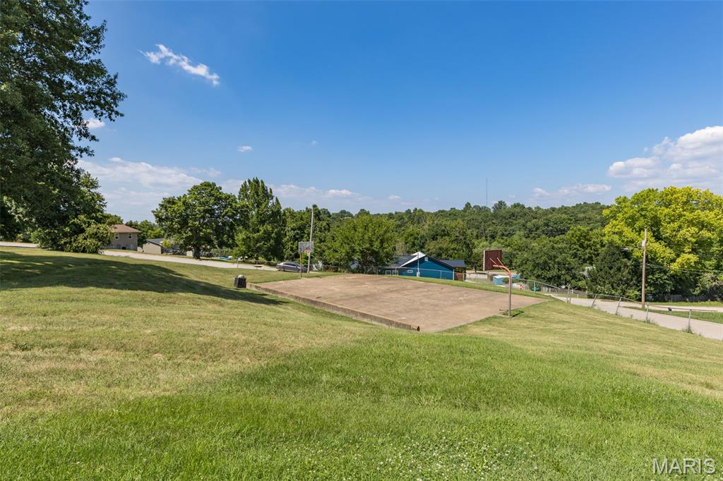 812 Kennett St Property Photo 41