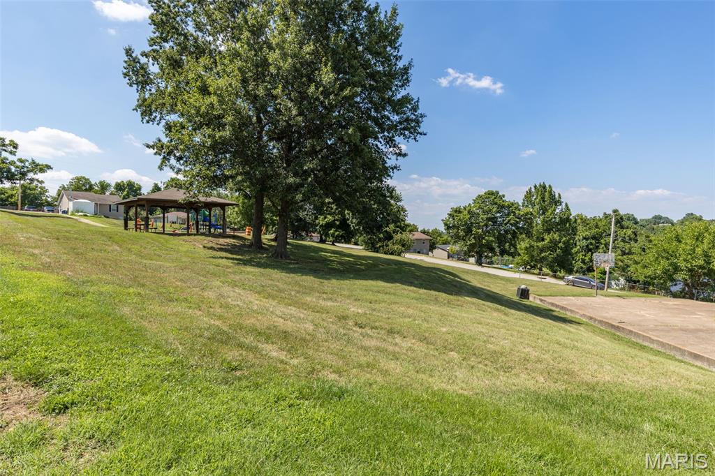 812 Kennett St Property Photo 42