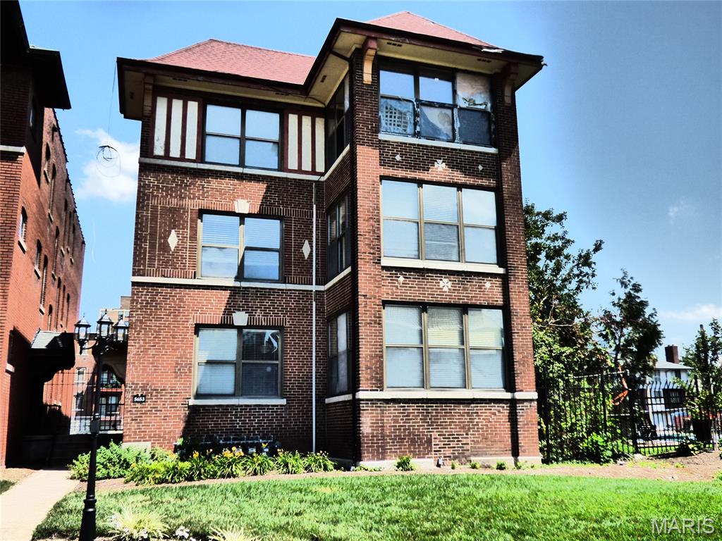 5653 Waterman Boulevard 3s Property Photo 1