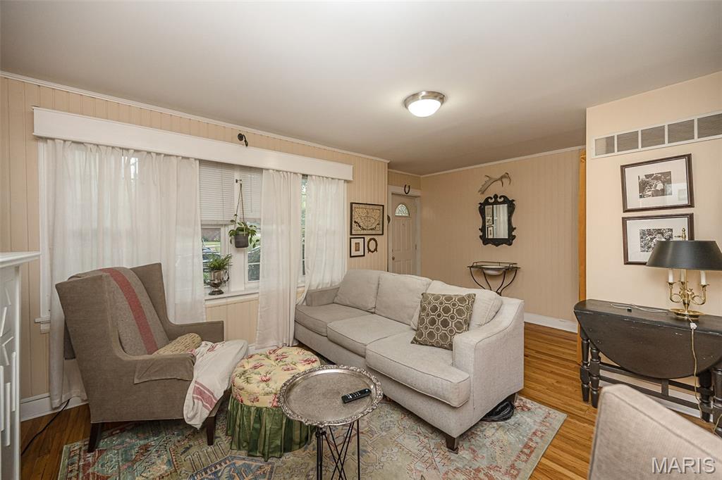 1102 Edward Terrace Property Photo 5
