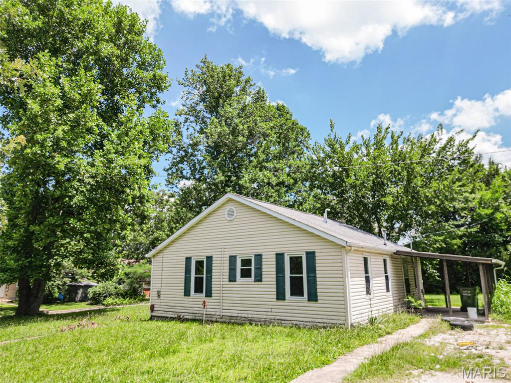 1113 Hess Avenue Property Photo 6