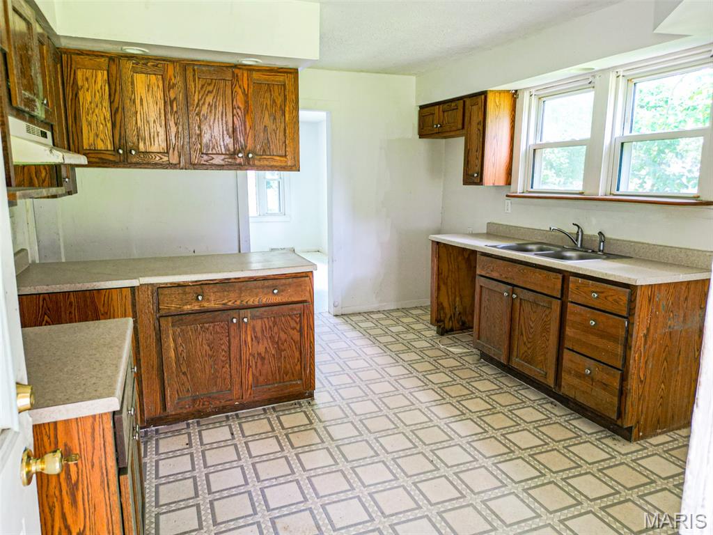 1113 Hess Avenue Property Photo 9