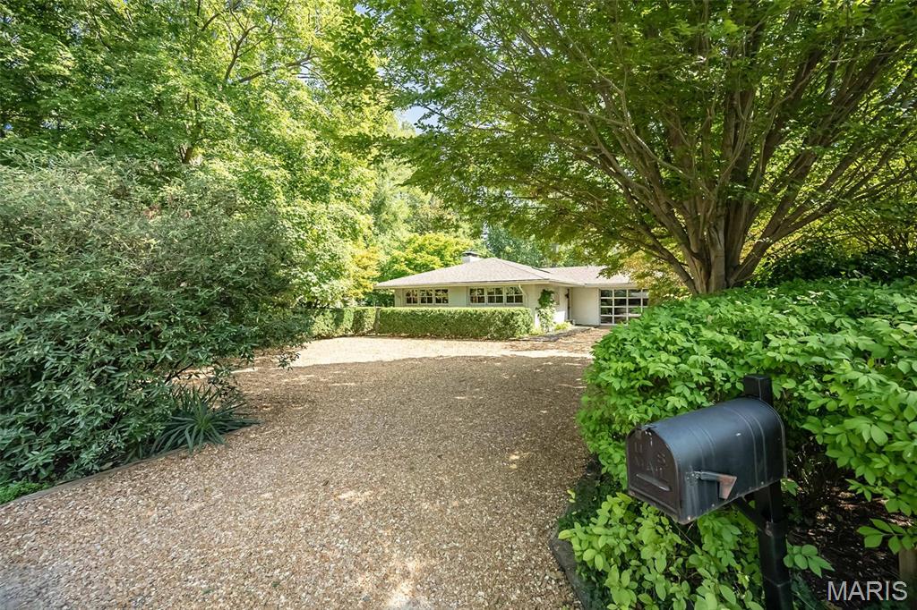33 Narragansett Drive Property Photo 1