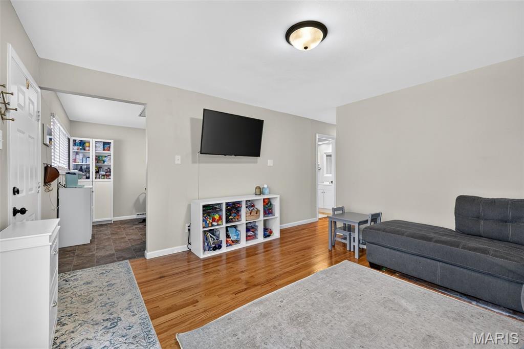 413 Saint Lawrence Drive Property Photo 6
