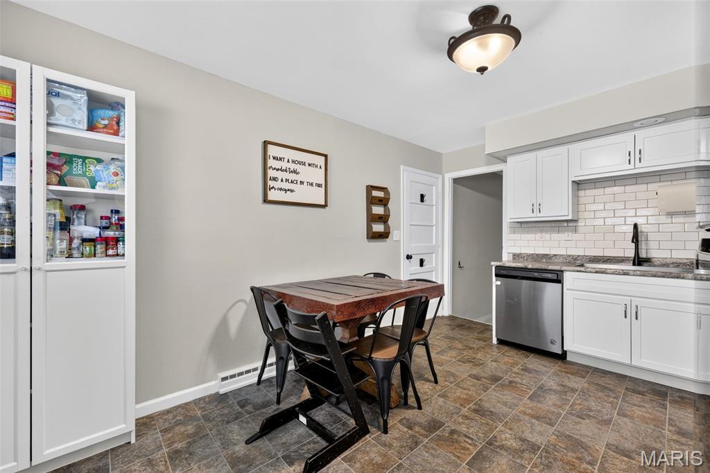 413 Saint Lawrence Drive Property Photo 7