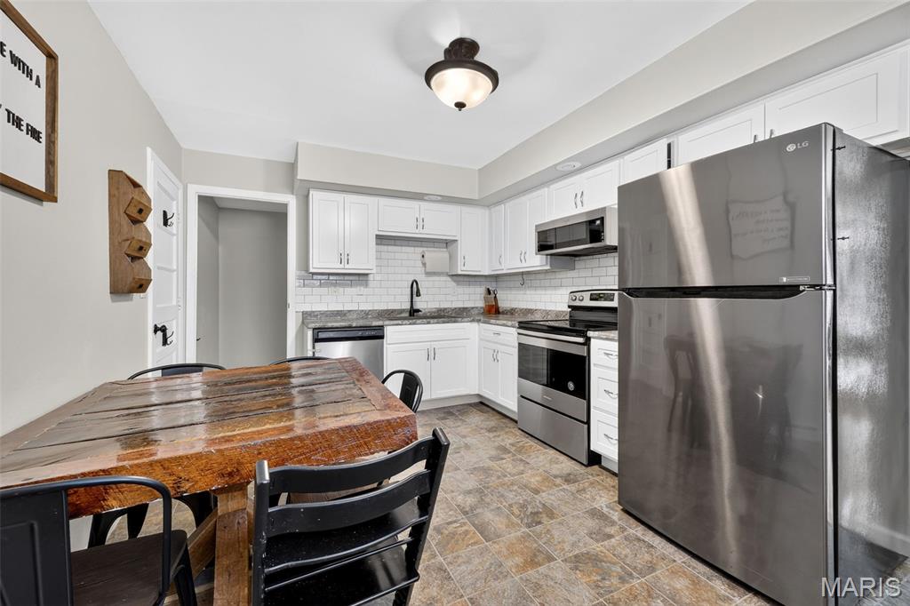 413 Saint Lawrence Drive Property Photo 8