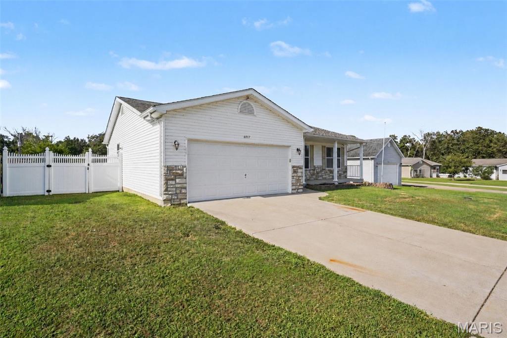 6017 Cross Pointe Drive Property Photo 4