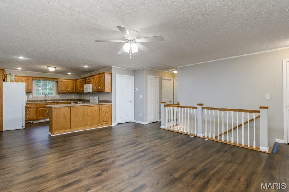 24559 True Drive Property Photo 4