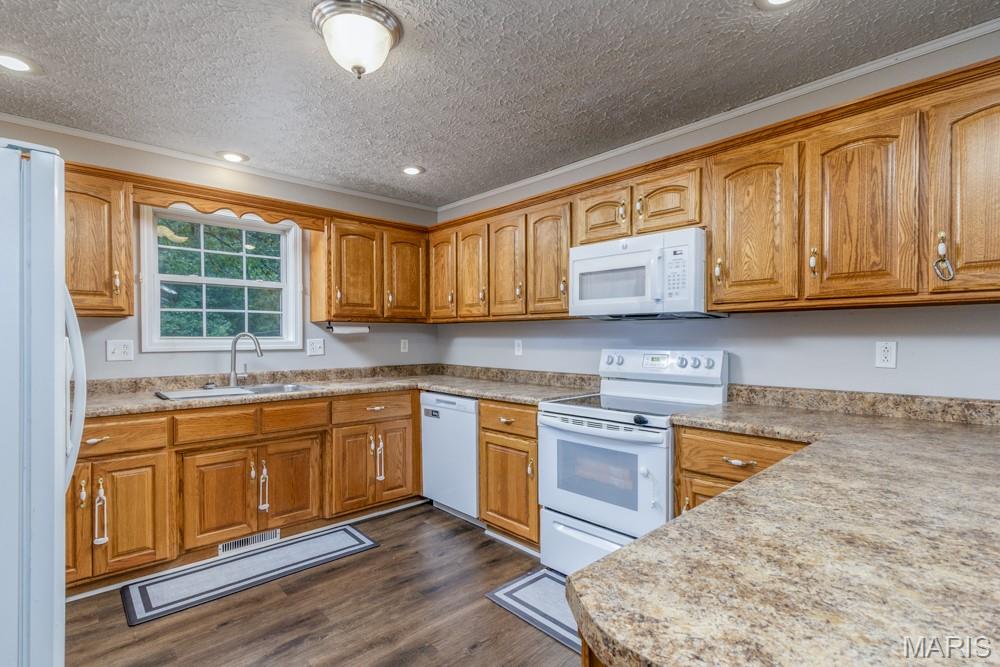 24559 True Drive Property Photo 7