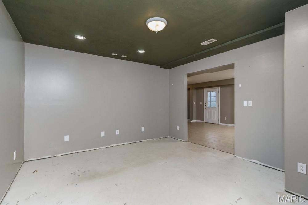 24559 True Drive Property Photo 27