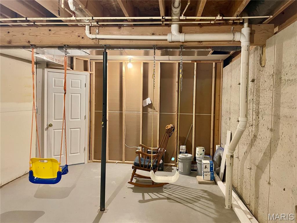 24559 True Drive Property Photo 28