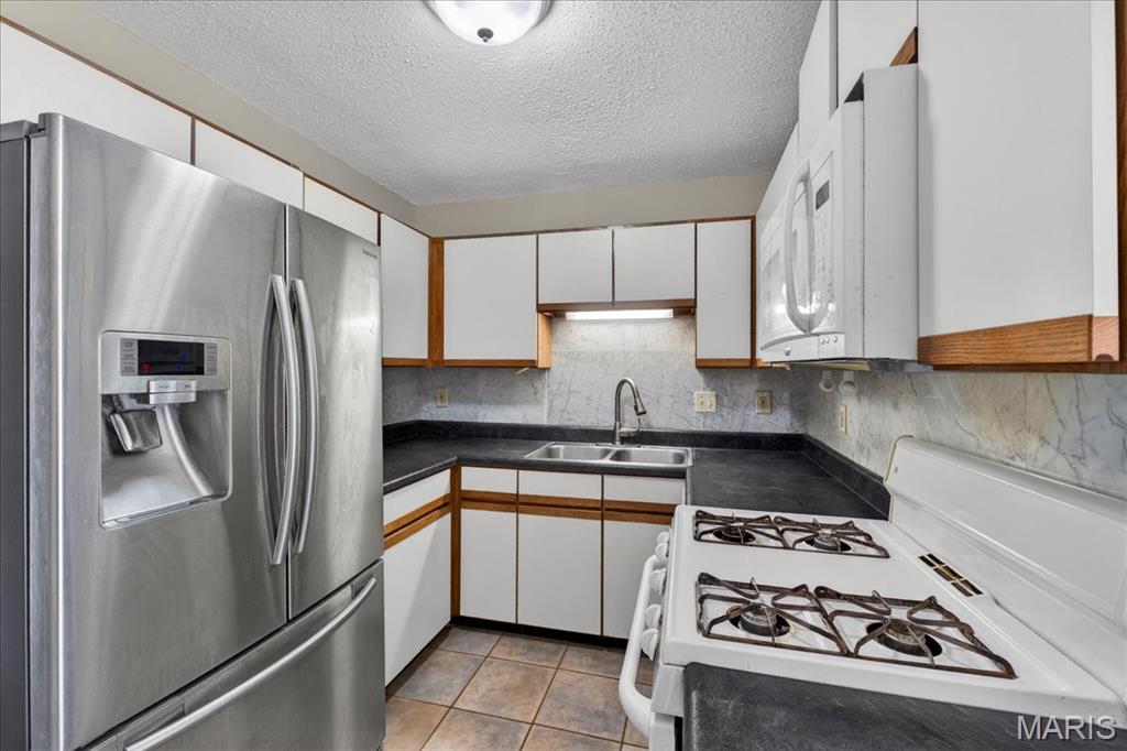 352 Windsor Place B Property Photo 7